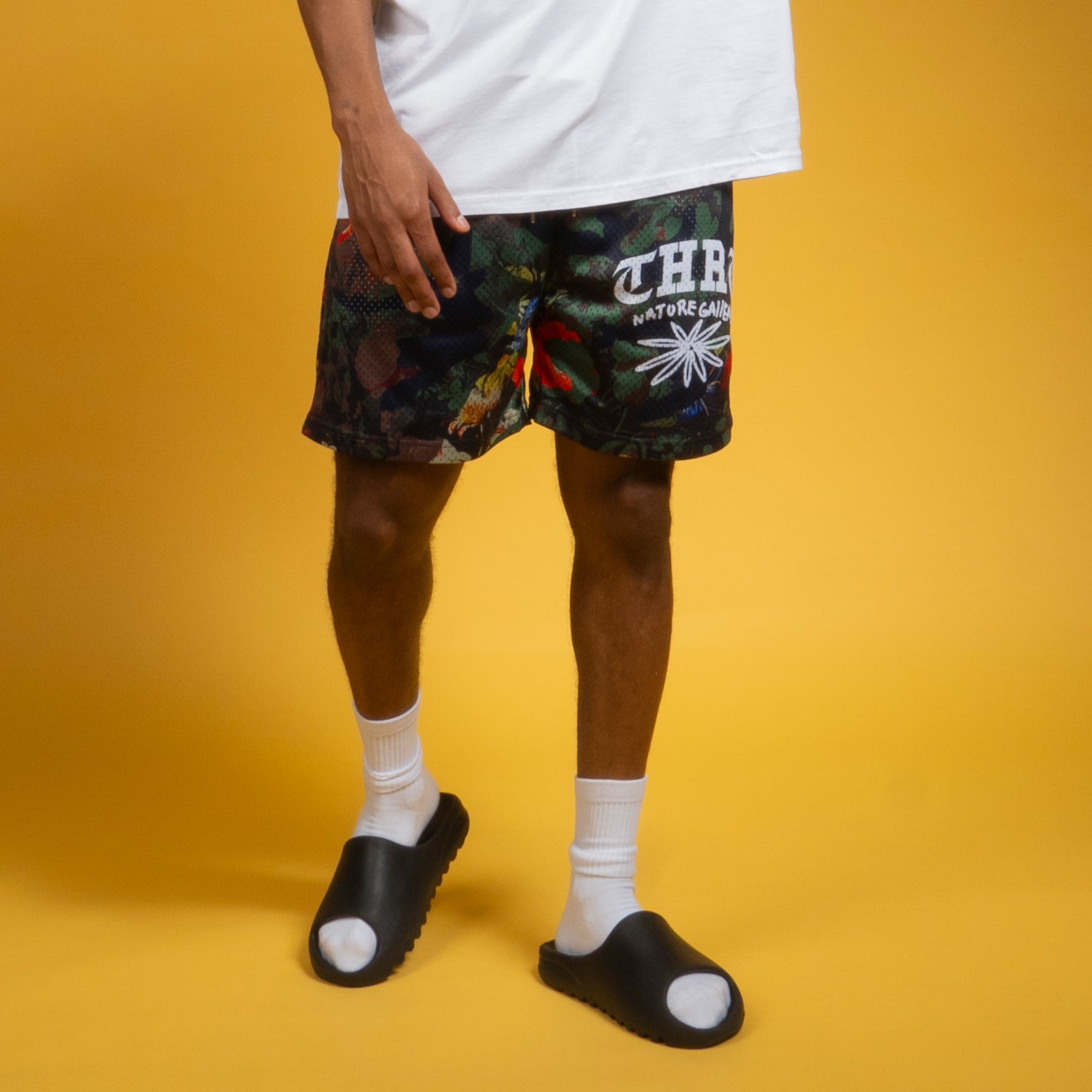 NATURE GALLERY MESH SHORTS